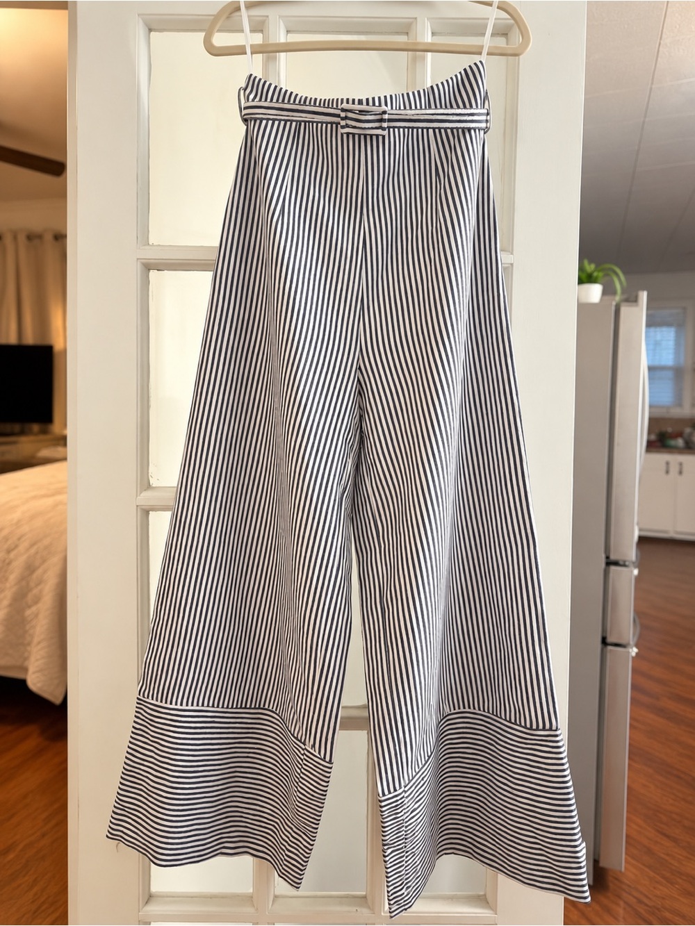 Commense Navy & White Striped Wide-Leg Pants with Belt